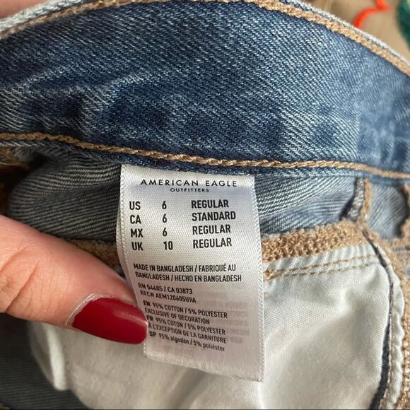 American Eagle Mom Jeans Pleated Jeans - Picture 6 of 6